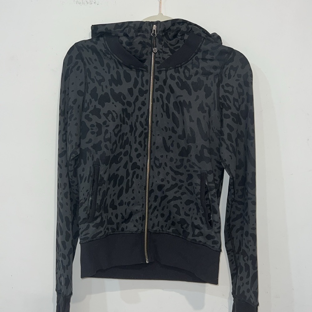 Lululemon Grey Black Namaskar Leopard Animal Swirl zip up scuba hoodie size 4 - Picture 3 of 16